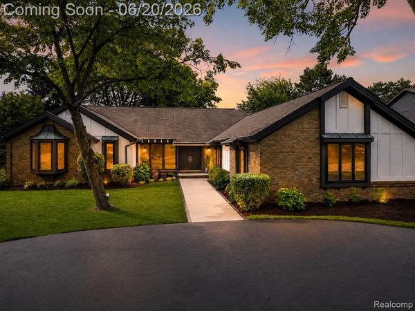4413 Pinehurst Drive, West Bloomfield Twp, MI 48322