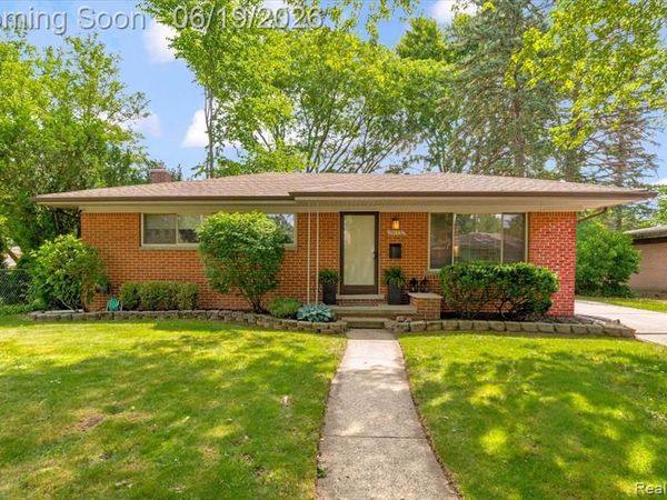 28332 Loretta Avenue, Warren, MI 48092