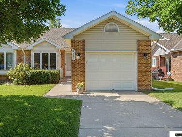 2515 Hollyhock Circle, Unit 16, Lincoln, NE 68521