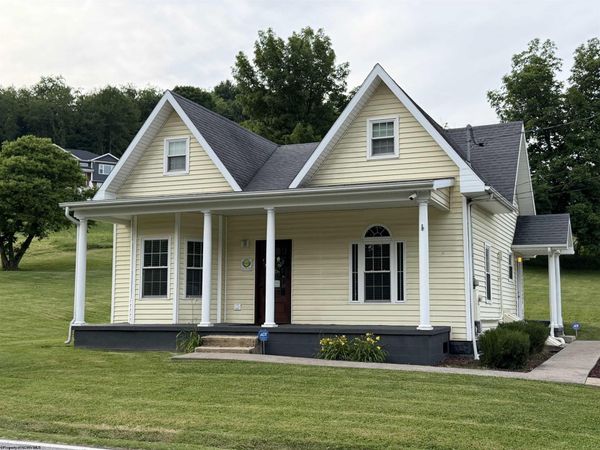 1936 Morgantown Avenue, Fairmont, WV 26554