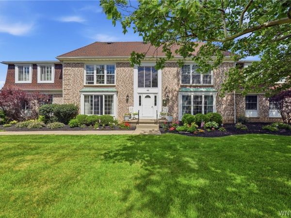 40-7 Carriage Drive , Orchard Park, NY 14127