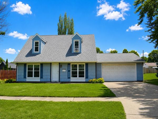 2218 12th Avenue , Sterling, IL 61081