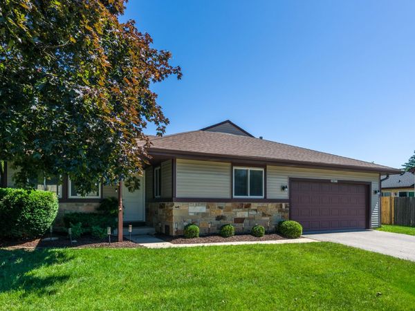 30W253 Bedford Lane , Warrenville, IL 60555