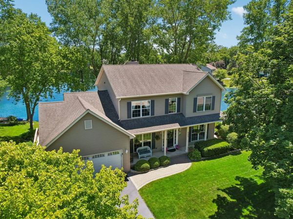 605 Tulip Circle , Island Lake, IL 60042
