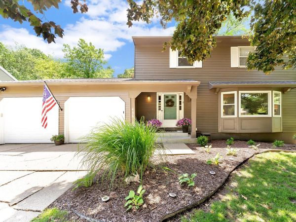 486 Edgeworthe Drive SE, Ada, MI 49301