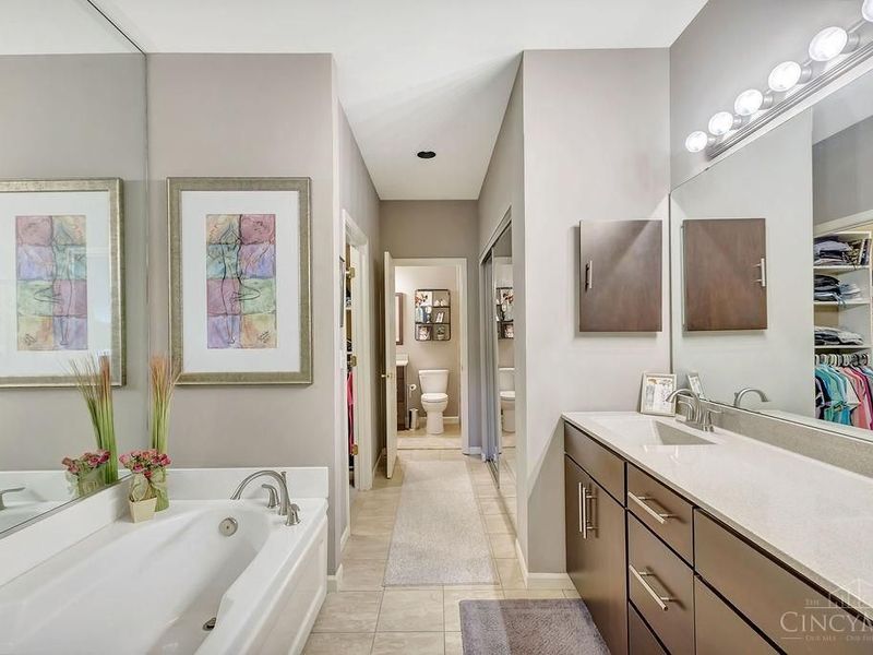 8606 Lowery Lane, Unit 6, West Chester, OH 45069 Photo 11