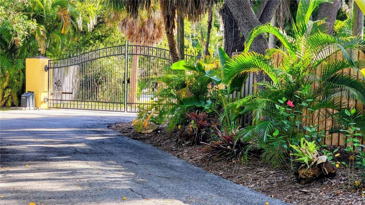 3348 Alamo Lane, Sarasota, FL 34235 Photo