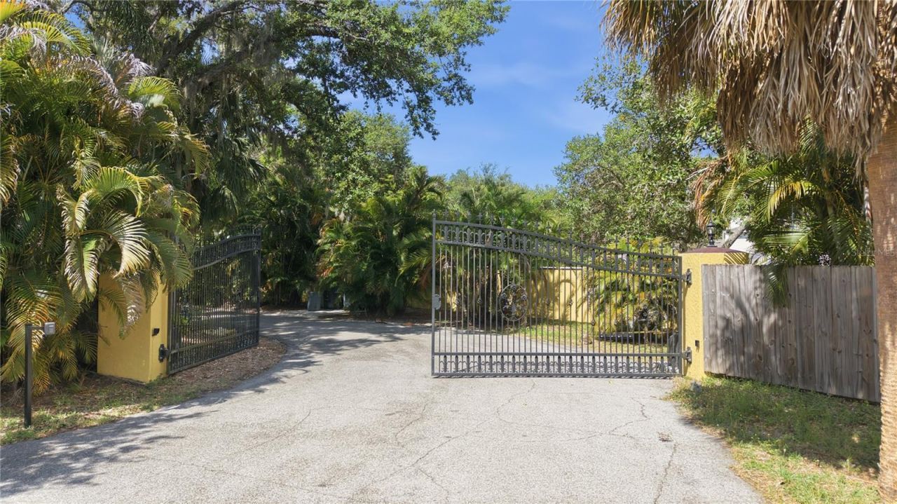 3348 Alamo Lane, Sarasota, FL 34235 Photo