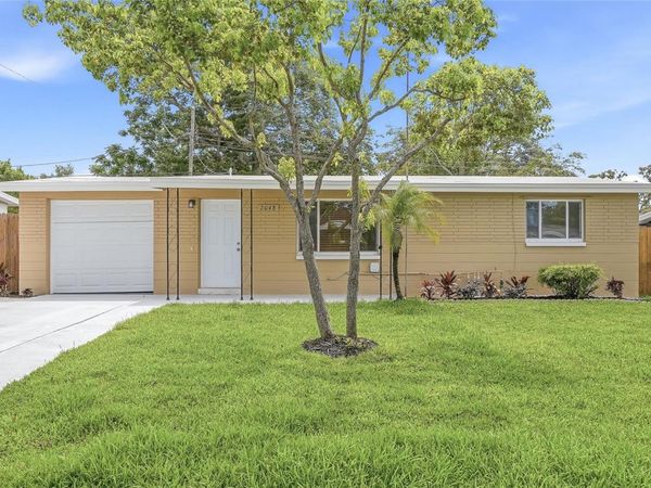 2048 HESS DRIVE , HOLIDAY, FL 34691