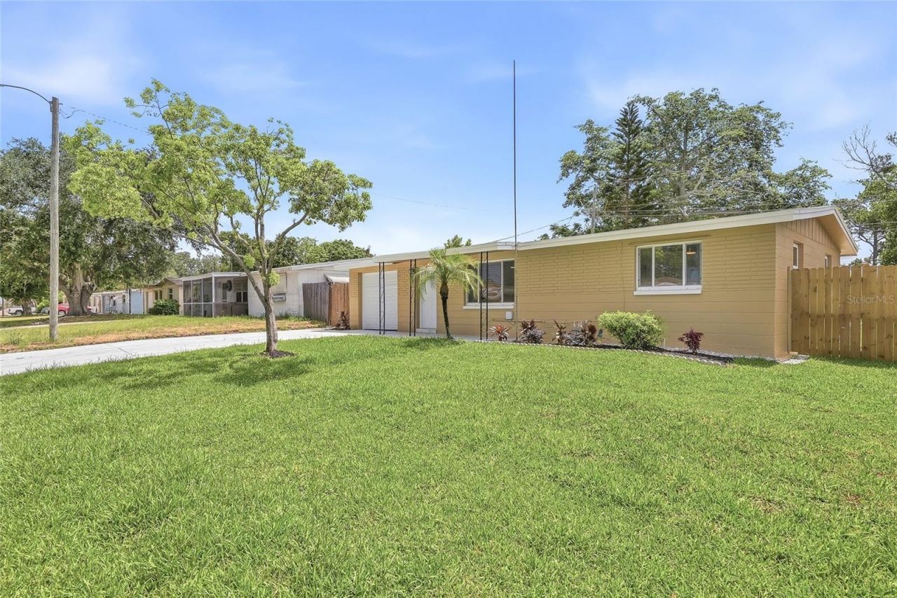 2048 Hess Drive , Holiday, FL 34691 Photo