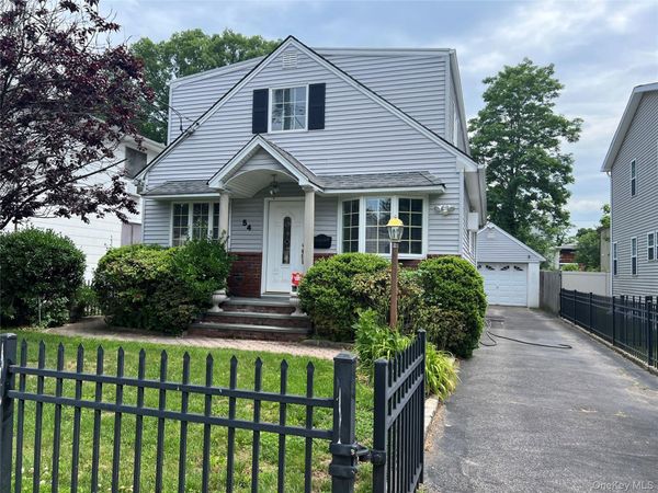 54 Edgewood, Unit Main St, Port Washington, NY 11050