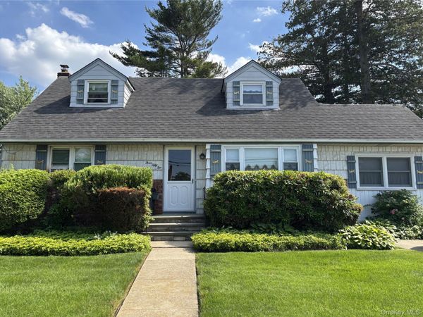 352 Boundary Avenue , Massapequa, NY 11758