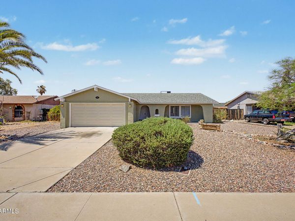8626 W LAWRENCE Lane, Peoria, AZ 85345