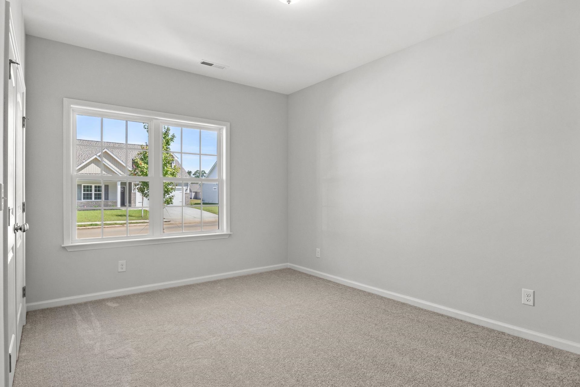 3240 Crooked Oak Dr. Photo 6
