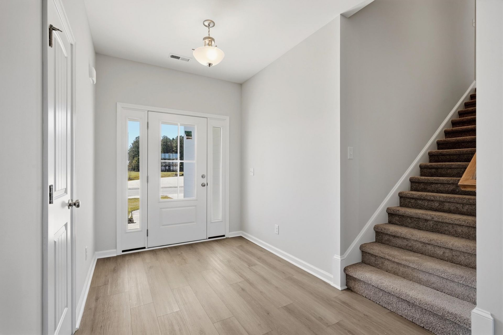3240 Crooked Brook Dr. Photo 8