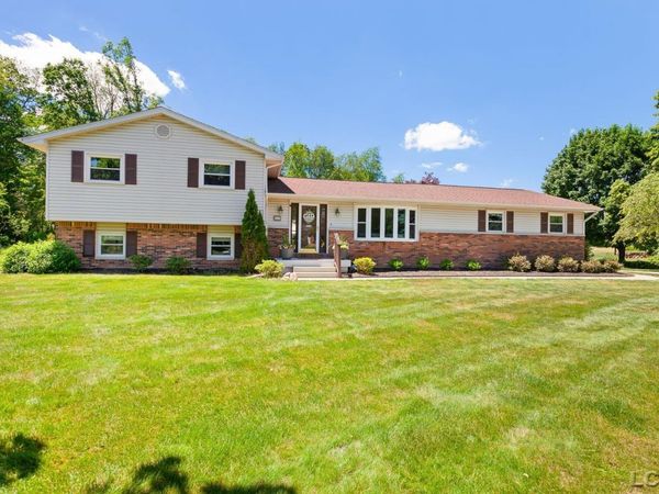 8826 Hawthorne , Tecumseh, MI 49221