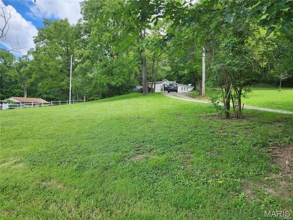 13339 Rosebank Lane , St Louis, MO 63122