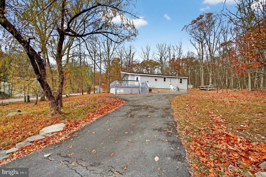 123 ANDIRON WAY , LACKAWAXEN, PA 18435