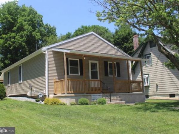 1443 W COLLEGE AVENUE , YORK, PA 17404