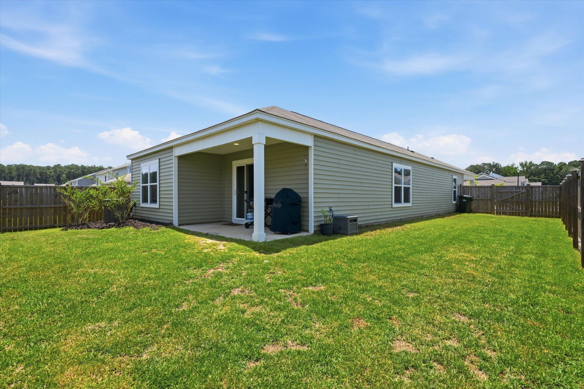 428 White Scallop Way Photo 24