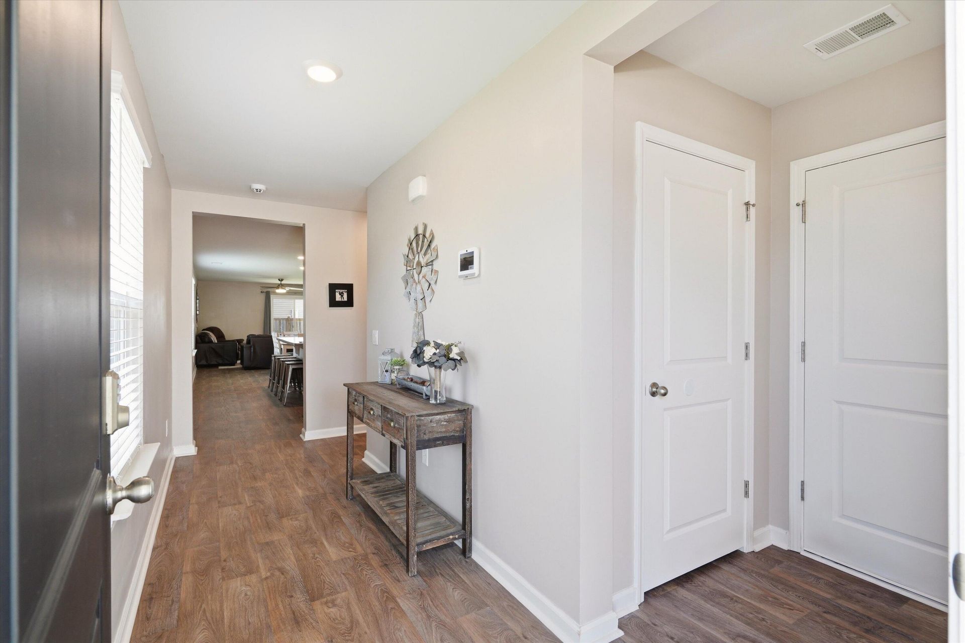 428 White Scallop Way Photo 4