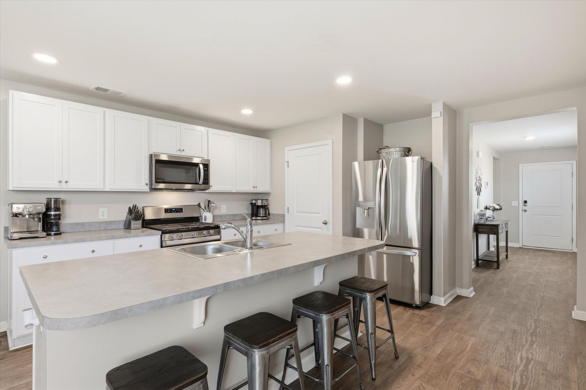 428 White Scallop Way Photo 6