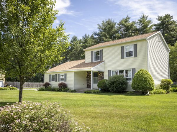 11 Sweetbriar Lane, Queensbury, NY 12804