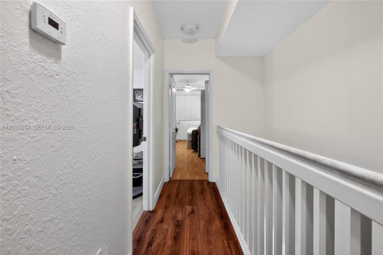 11042 NW 43rd Ter, Doral, FL 33178 Photo