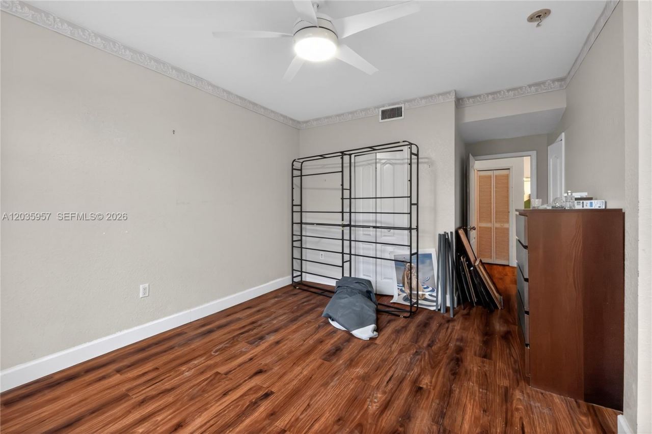 11042 NW 43rd Ter, Doral, FL 33178 Photo