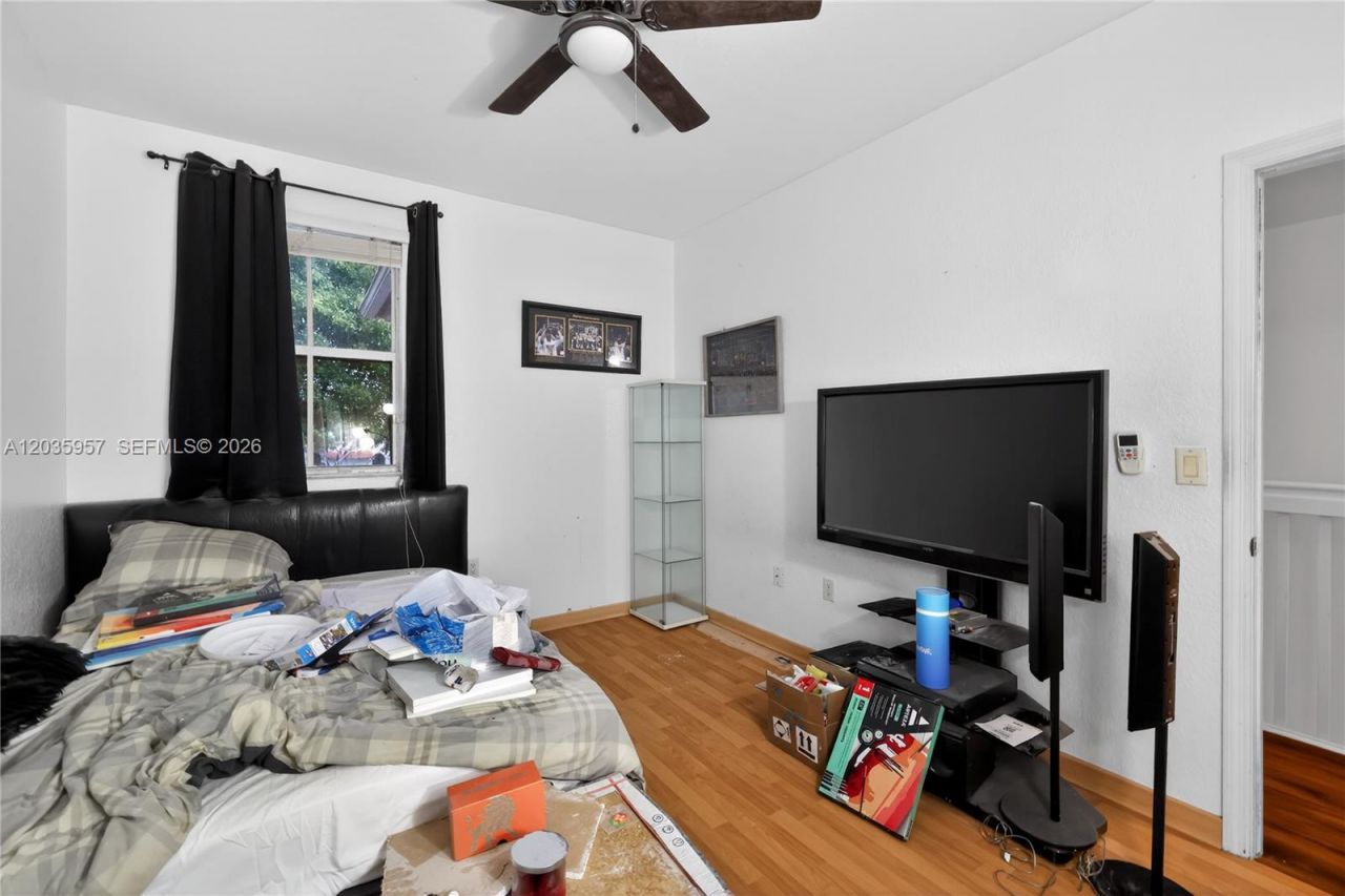 11042 NW 43rd Ter, Doral, FL 33178 Photo