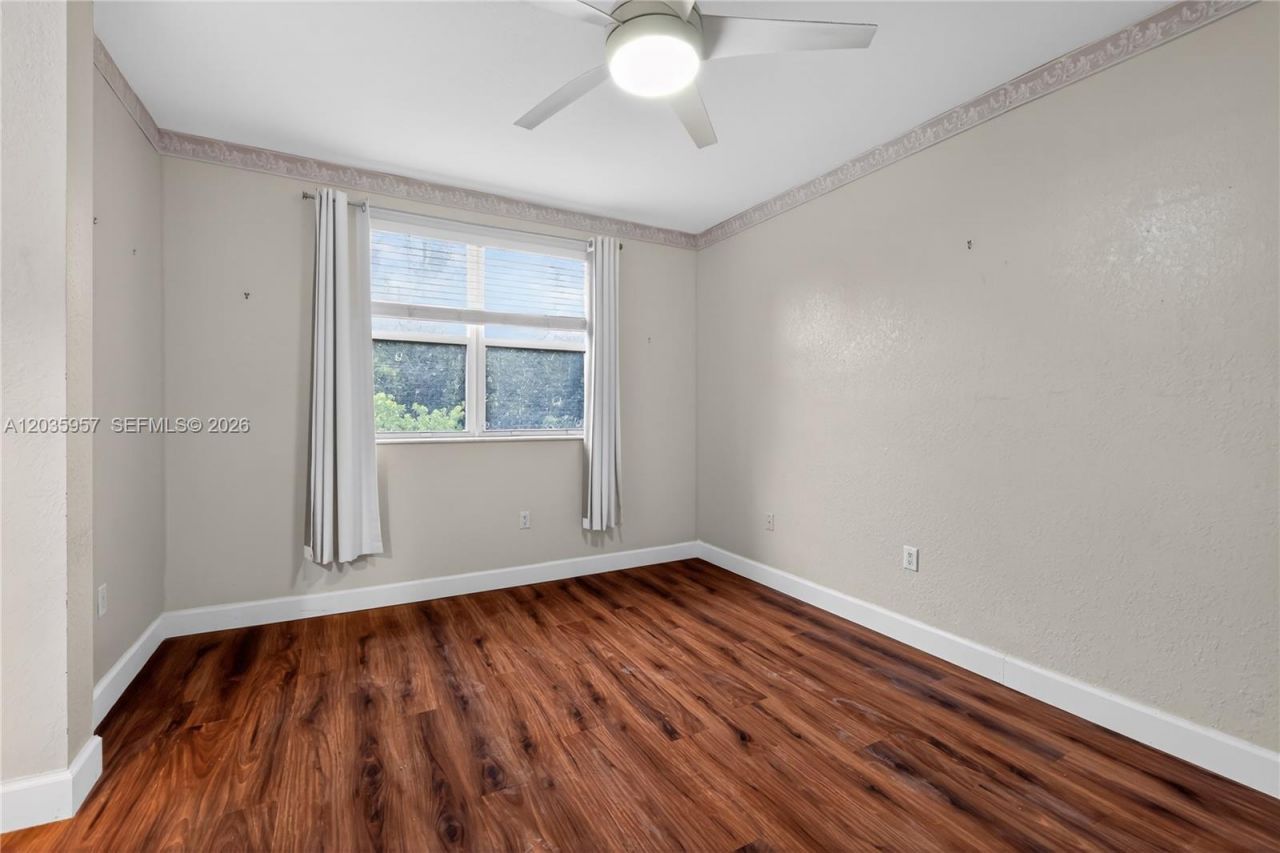 11042 NW 43rd Ter, Doral, FL 33178 Photo