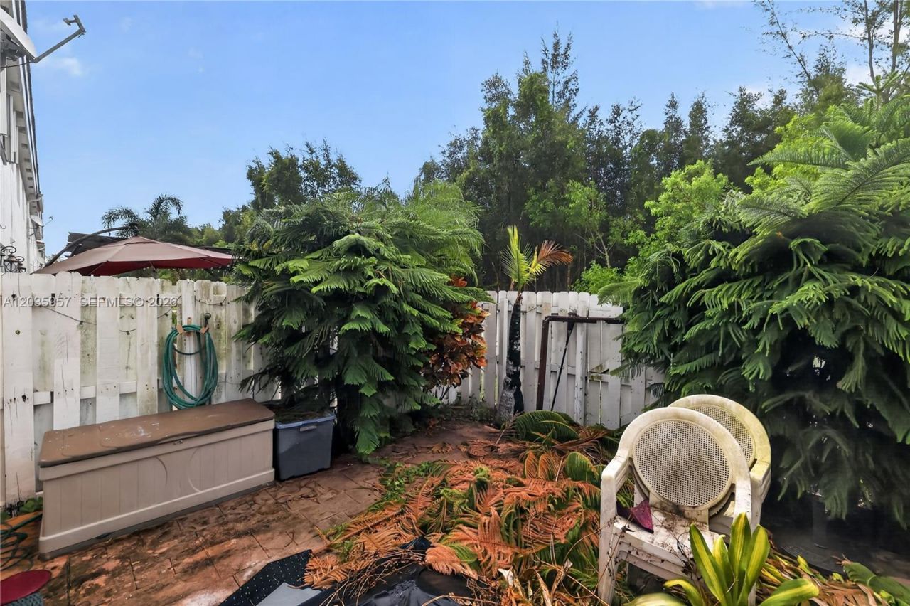 11042 NW 43rd Ter, Doral, FL 33178 Photo
