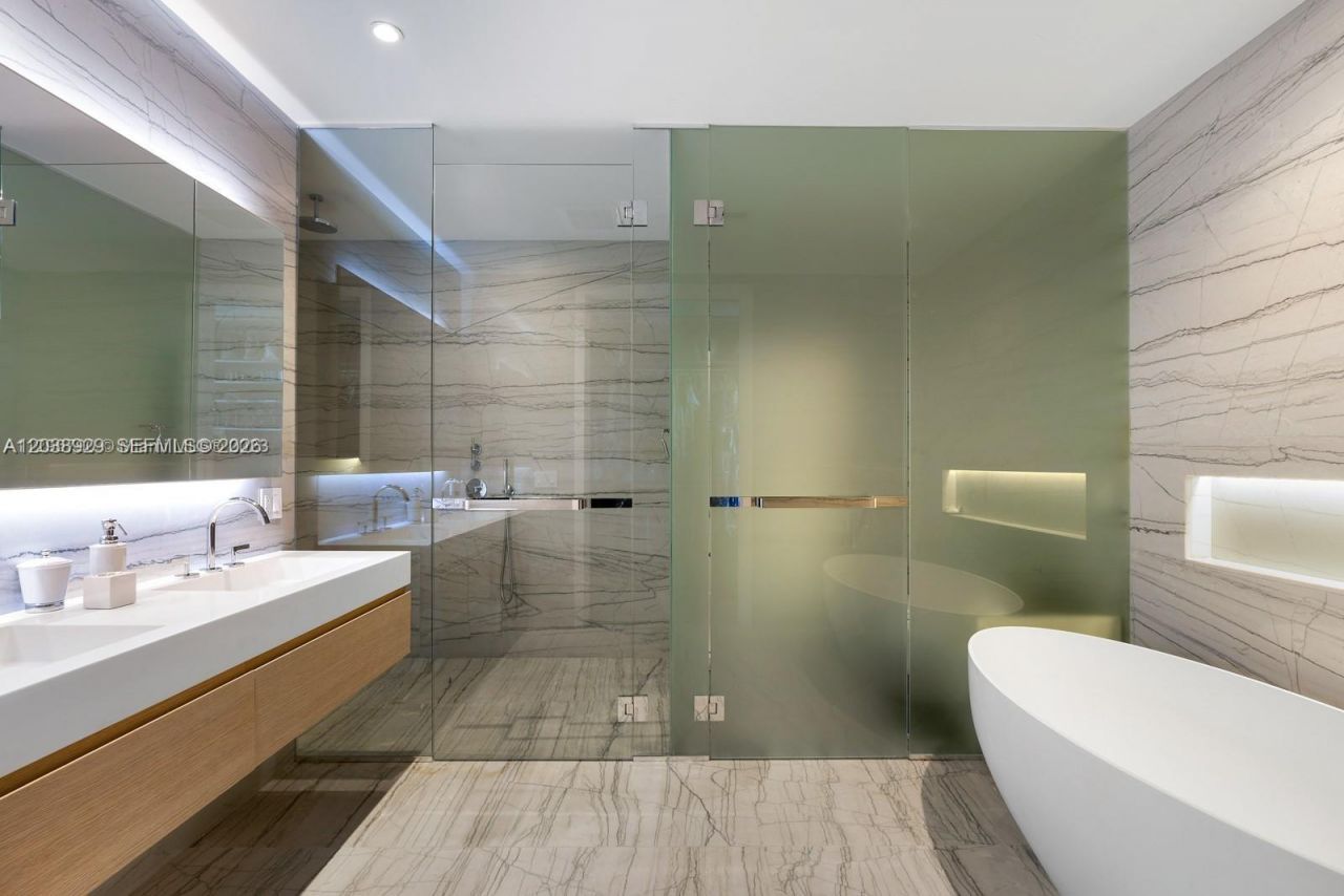 8701 Collins Ave , Unit 404, Miami Beach, FL 33154 Photo