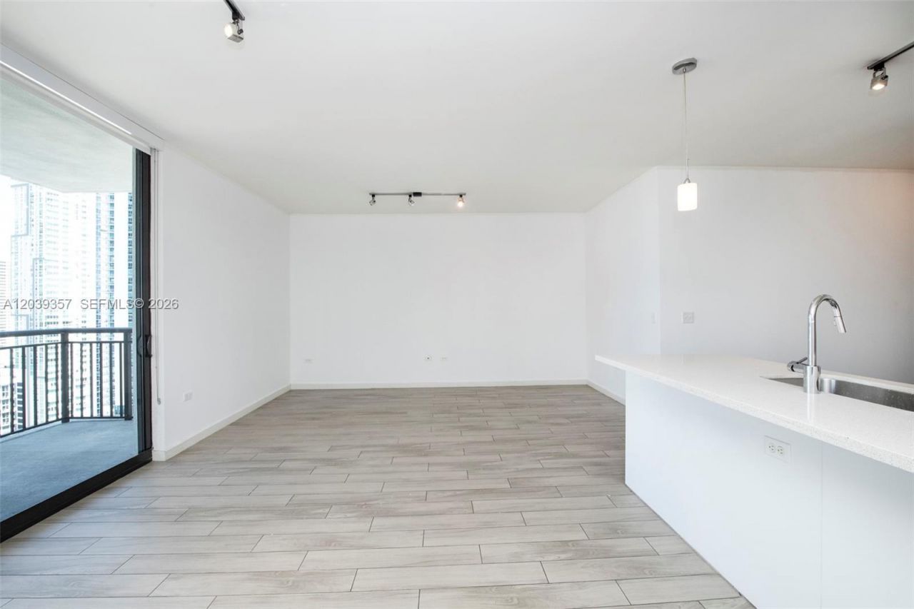 999 SW 1st Ave, Unit 2402, Miami, FL 33130 Photo