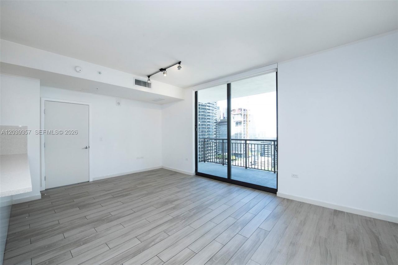 999 SW 1st Ave, Unit 2402, Miami, FL 33130 Photo