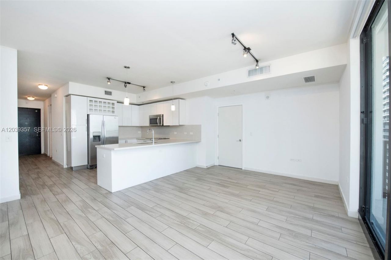 999 SW 1st Ave, Unit 2402, Miami, FL 33130 Photo