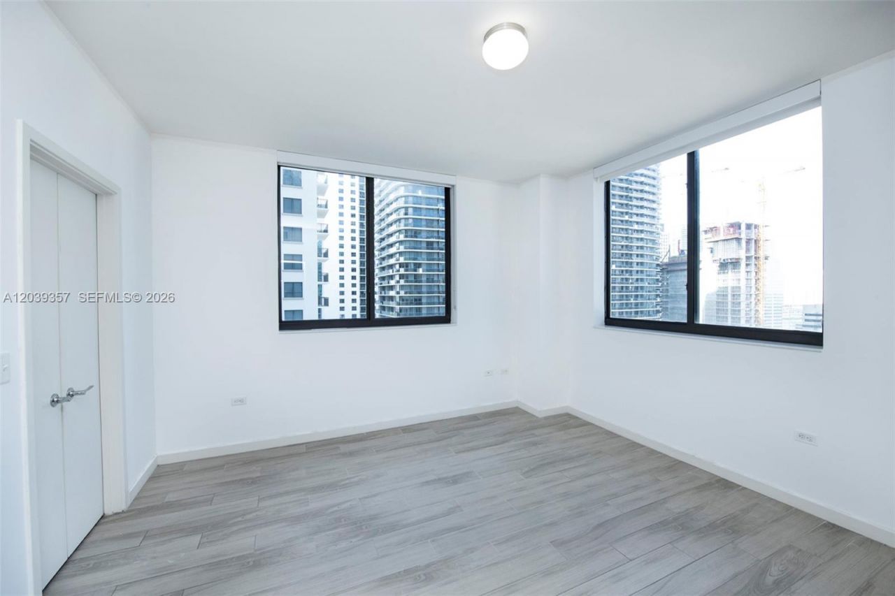 999 SW 1st Ave, Unit 2402, Miami, FL 33130 Photo