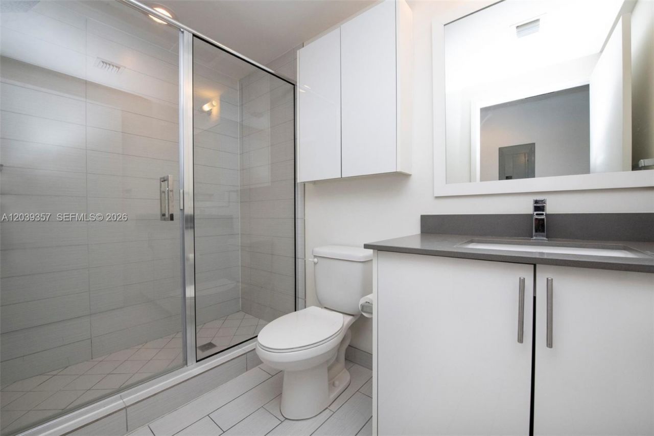 999 SW 1st Ave, Unit 2402, Miami, FL 33130 Photo