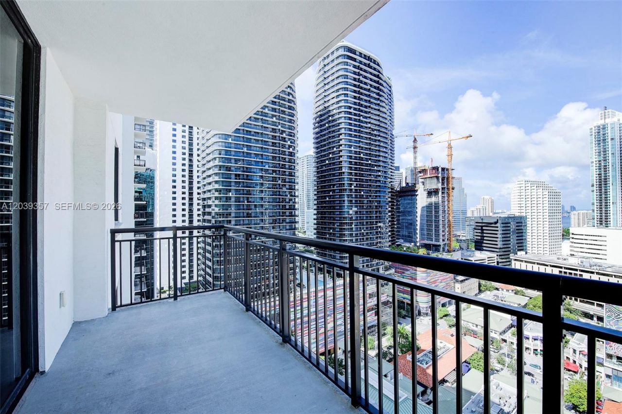 999 SW 1st Ave, Unit 2402, Miami, FL 33130 Photo