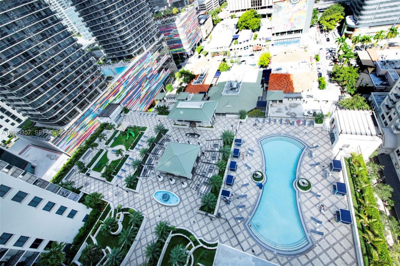 999 SW 1st Ave, Unit 2402, Miami, FL 33130 Photo