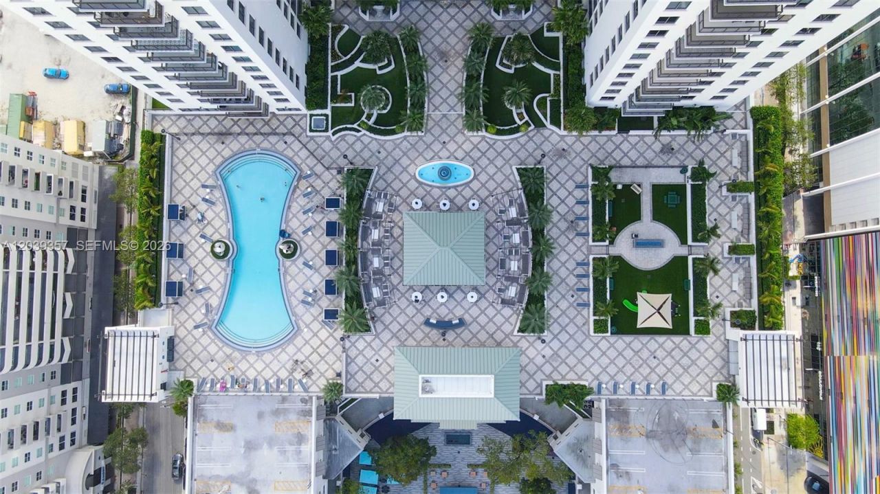 999 SW 1st Ave, Unit 2402, Miami, FL 33130 Photo