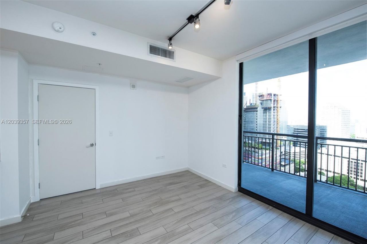 999 SW 1st Ave, Unit 2402, Miami, FL 33130 Photo