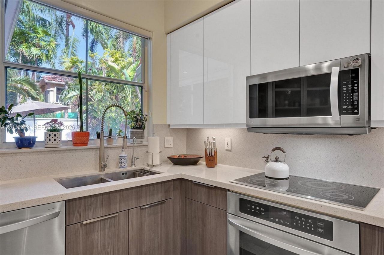 1529 Shoreline Way , Unit 1529, Hollywood, FL 33019 Photo