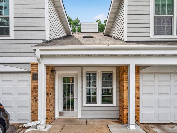 6167 Chasewood Parkway, Unit 202, Minnetonka, MN 55343