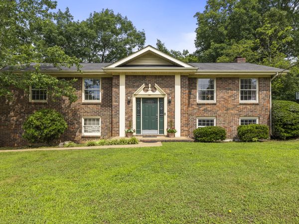 6719 Moss Lake Drive, Hixson, TN 37343