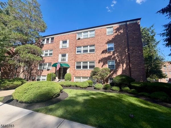 6 Hillside Ave C0204, Unit 2D, Nutley, NJ 07110