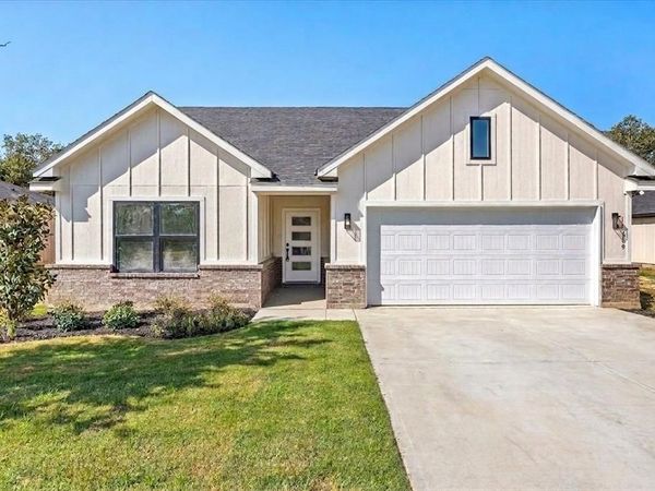 469 Peace Lily Way , Tolar, TX 76476