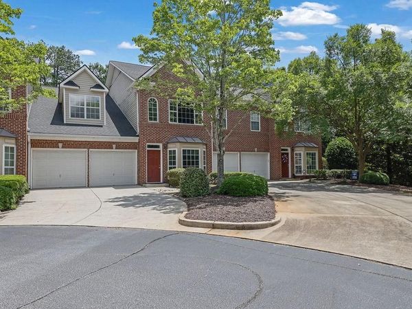 3003 Sterling Court , Roswell, GA 30075