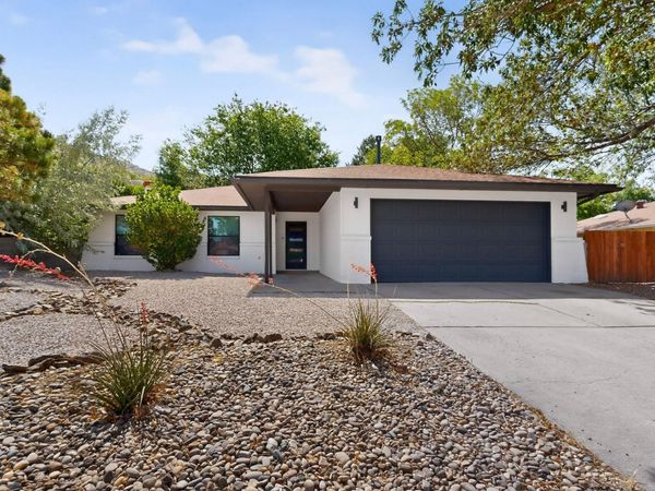 2704 Palo Alto Drive NE, Albuquerque, NM 87112