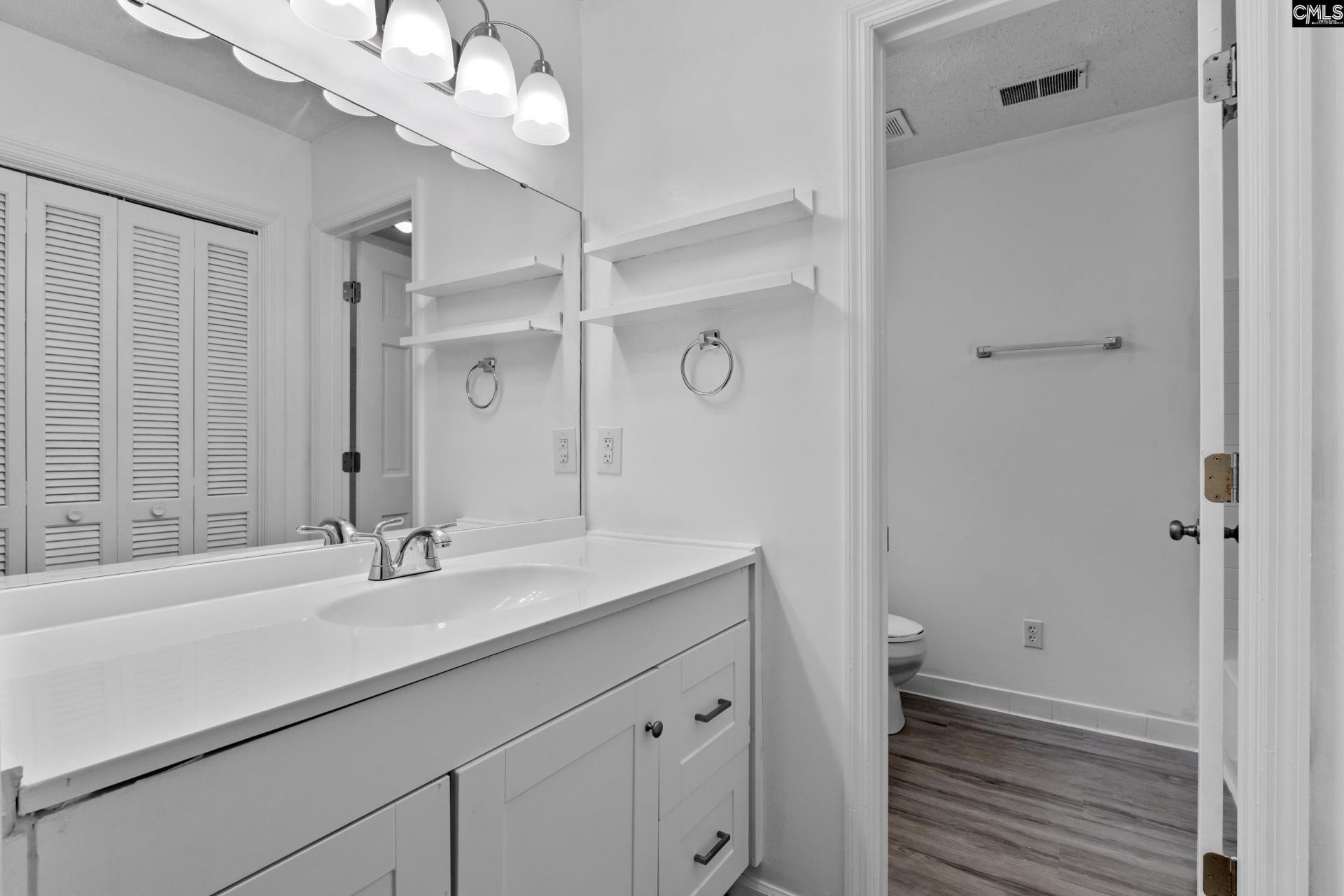 509 Wallace Way  Photo 17